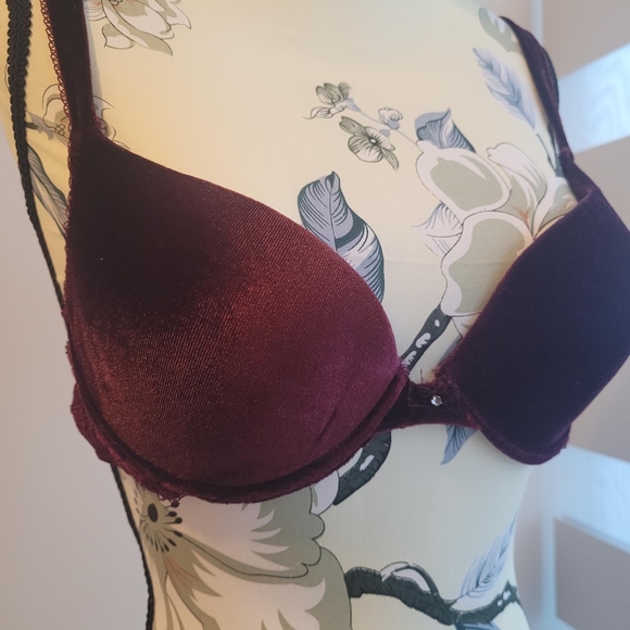 Vintage Vanity Fair Velvet Bra And Underwear Set - Picture 5 of 10